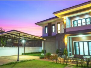 WHY A DOWNSHIFT IN THE MARKET IS THE PERFECT TIME TO SELL AND UPSIZE