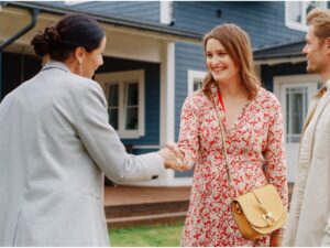 SHOULD YOU MAKE AN OFFER ABOVE THE ASKING PRICE?